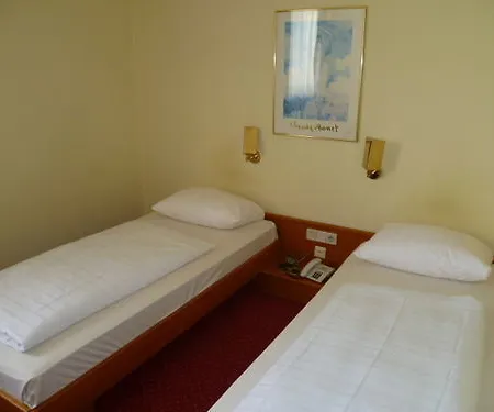 Hotel Mondial 3*